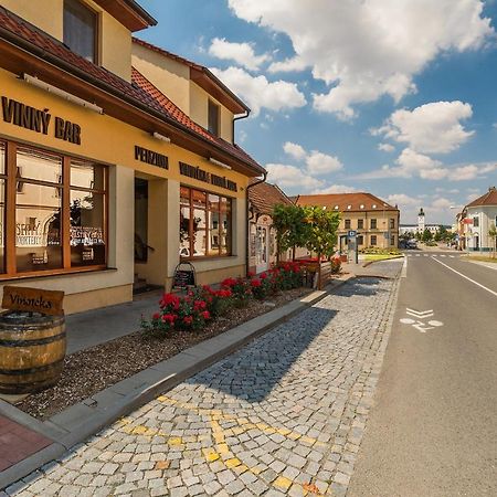 Penzion & Vinny Bar Regio Kyjov  Exterior photo